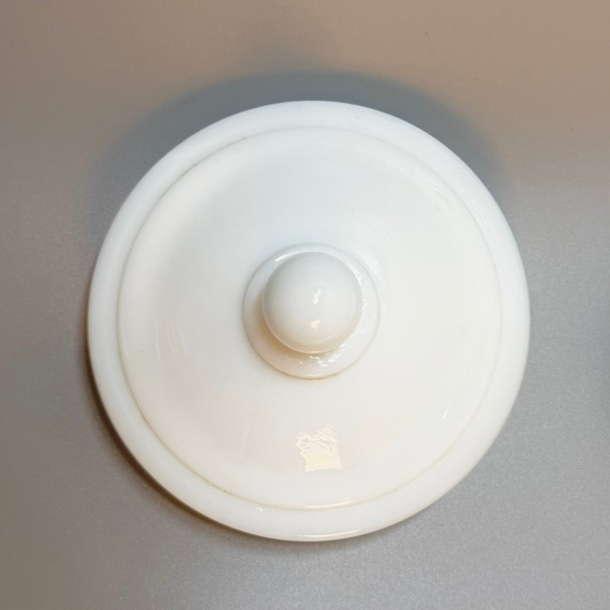 Opbevaringskrukker med låg i opalineglas – italiensk vintage - Frøken Lilly