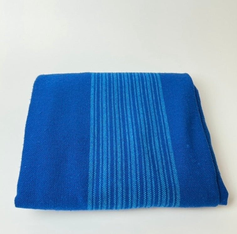 Retro blå dug med stribet midterfelt 95 × 130 cm - Frøken Lilly