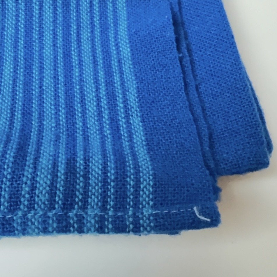 Retro blå dug med stribet midterfelt 95 × 130 cm - Frøken Lilly