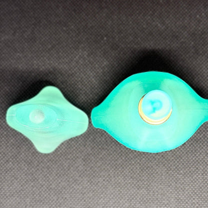 Salvador Dalí messingvedhæng + Laguna Eau de Toilette 1998 - Frøken Lilly