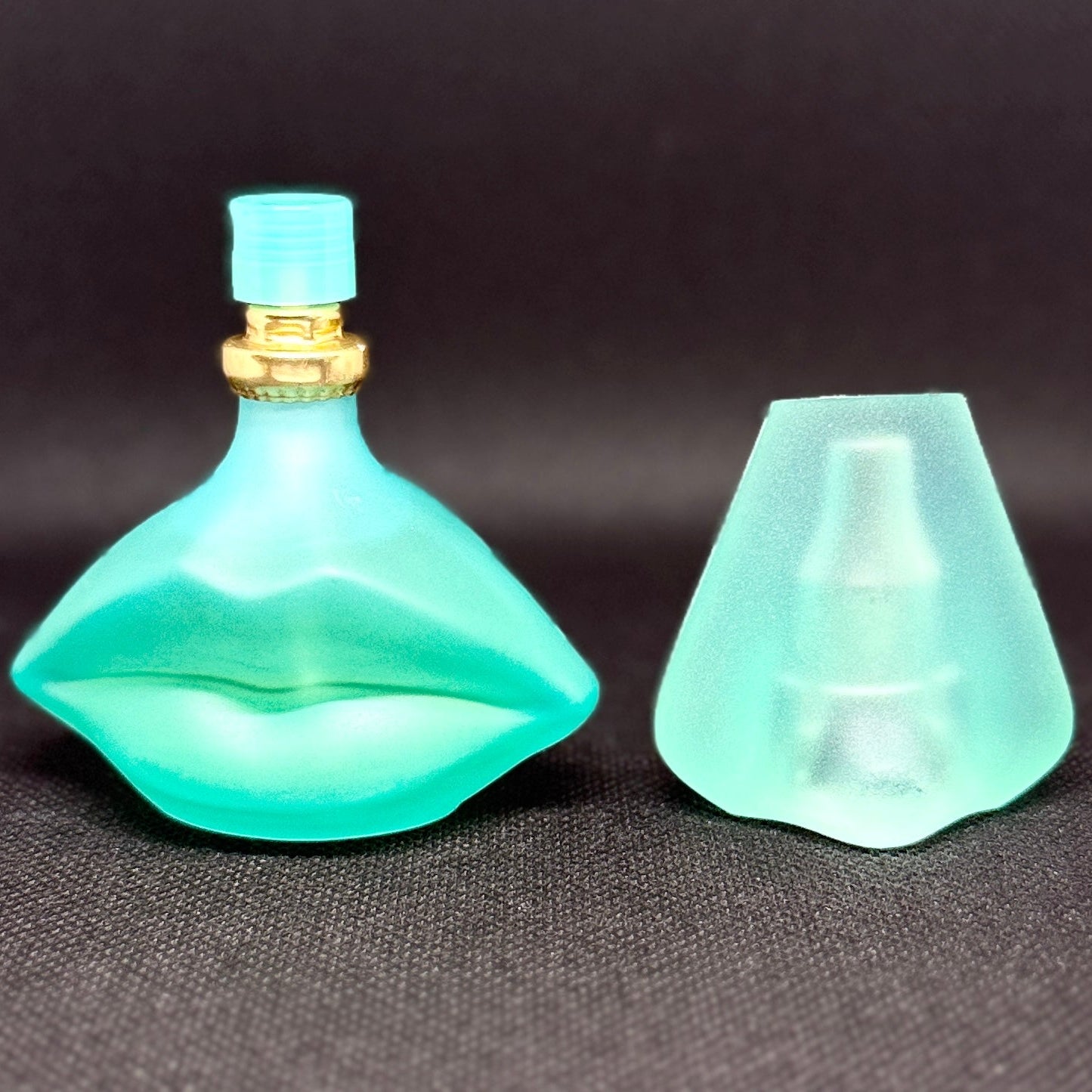 Salvador Dalí messingvedhæng + Laguna Eau de Toilette 1998 - Frøken Lilly