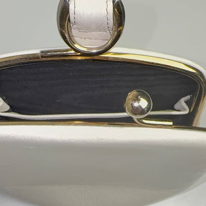 Skøn hvid clutch lædertaske med wristlet rem 1960