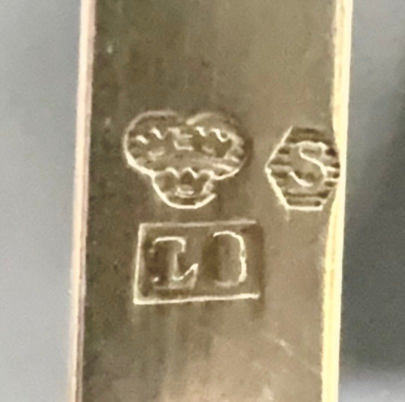 Svensk sølvbroche i 830 sølv fra 1937 - langrendsski Sam Pettersson - Frøken Lilly