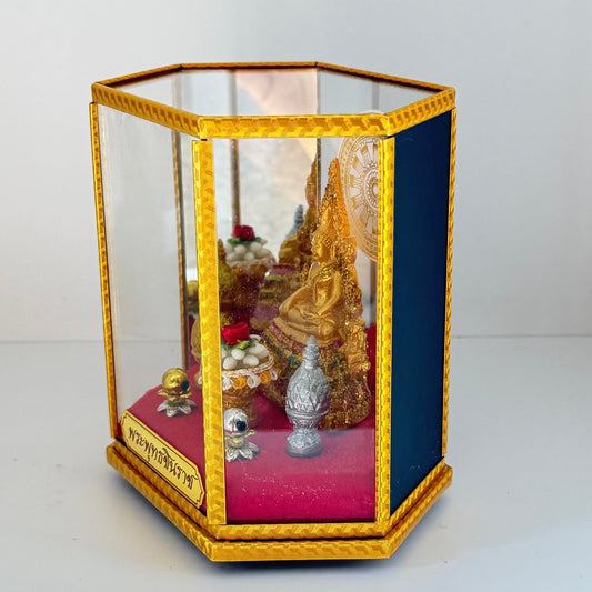 Thailandsk Phra Phuttha Chinnarat Buddha i montre - Frøken Lilly