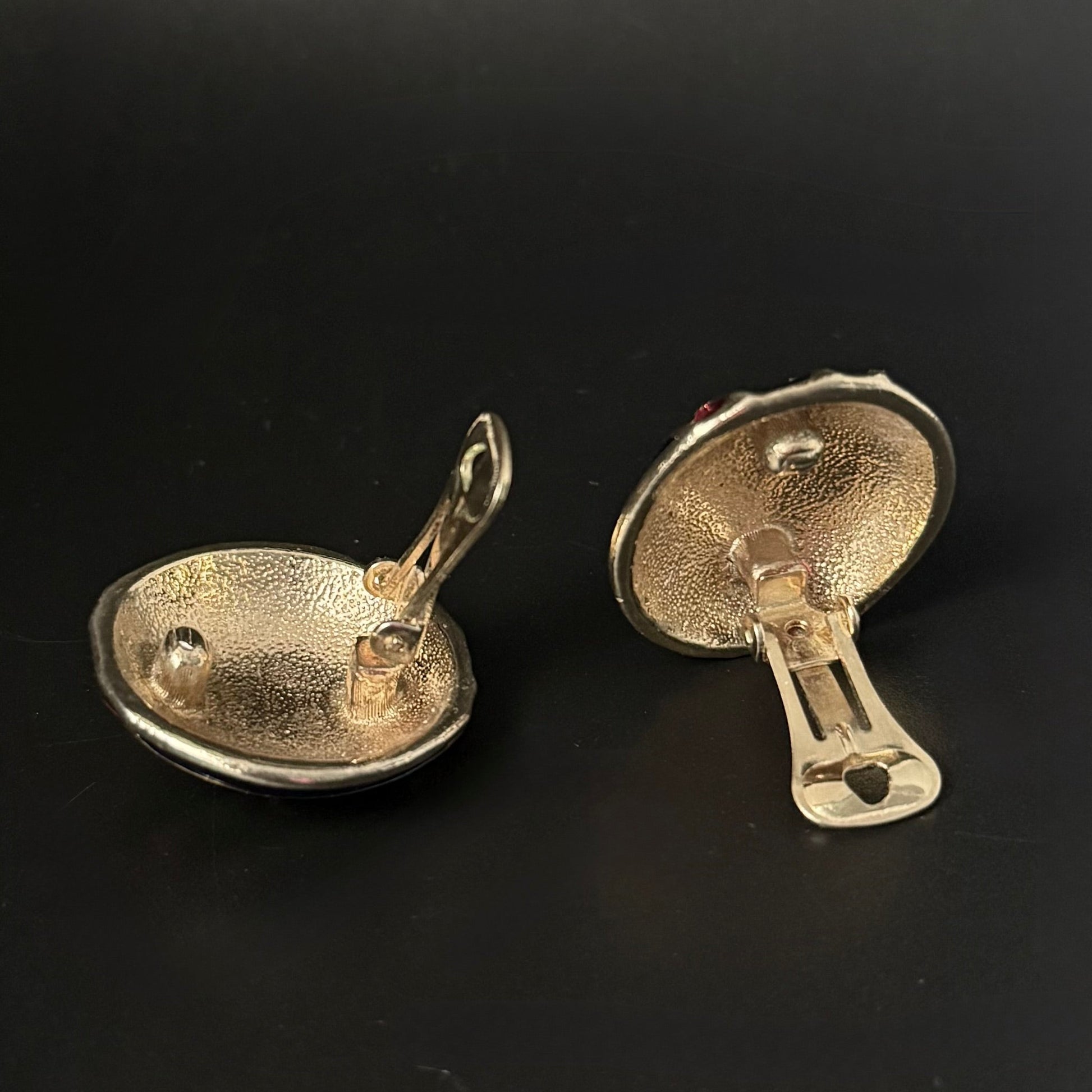 Vintage clip - on øreringe med poured glass i blå, rød og grøn – 80’er design - Frøken Lilly