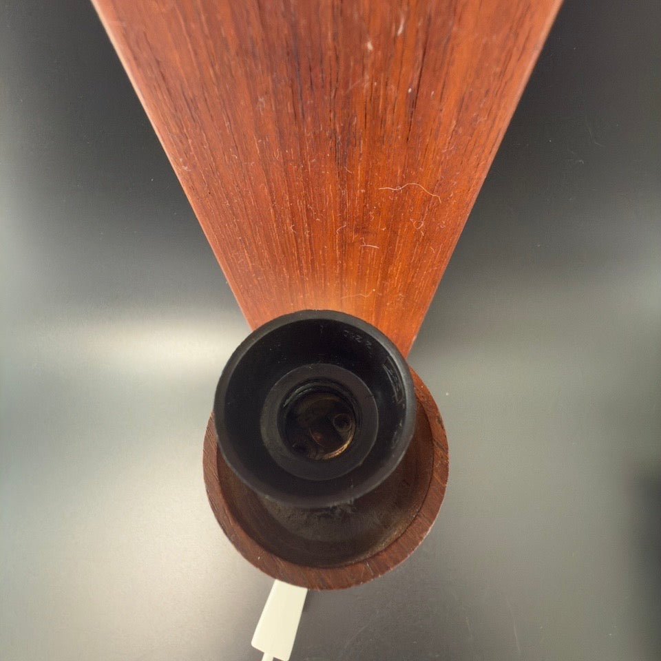 Vintage dansk teak væglampe med opalglasskærm - Frøken Lilly