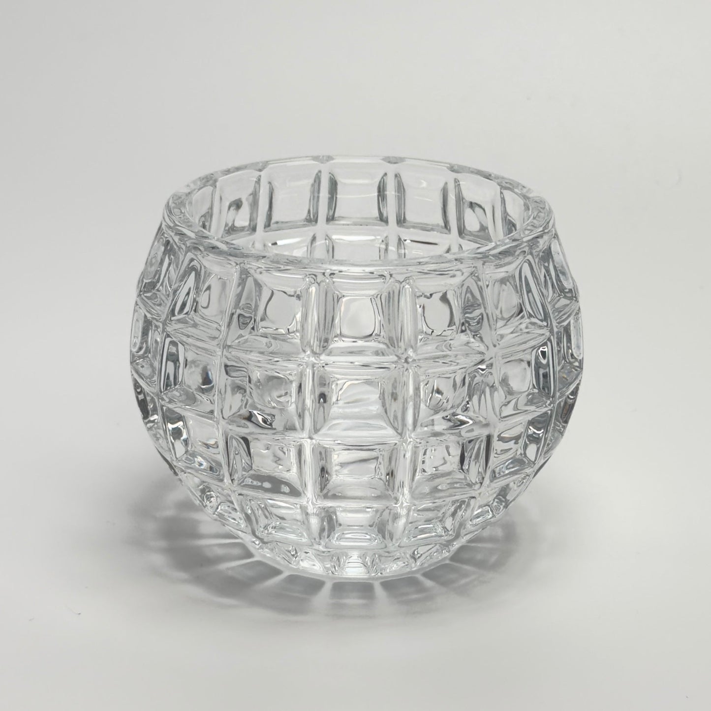 Vintage fyrfadstage i kraftigt klart glas med kubisk mønster - Frøken Lilly