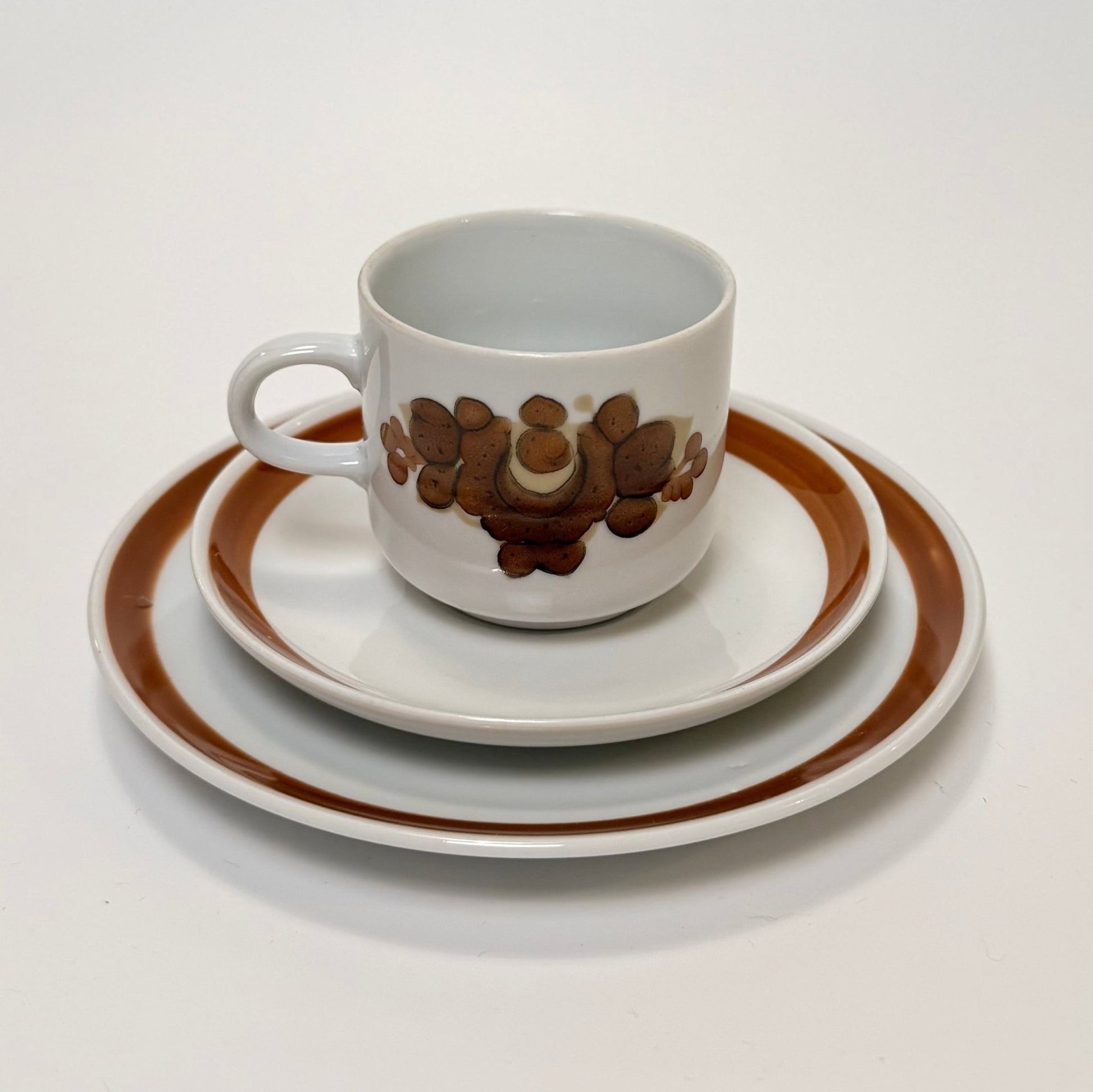 Vintage kaffesæt KAHLA Nøddebo - østtysk DDR keramik - kop, underkop og tallerken 1960 - 70'erne - Frøken Lilly