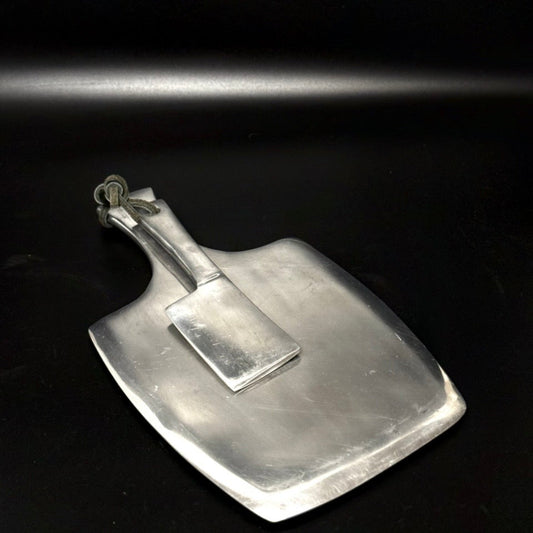 Vintage ostebræt med ostespade i aluminiumslegering - Frøken Lilly